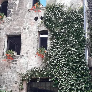casa-isola.it-lombardy.com/