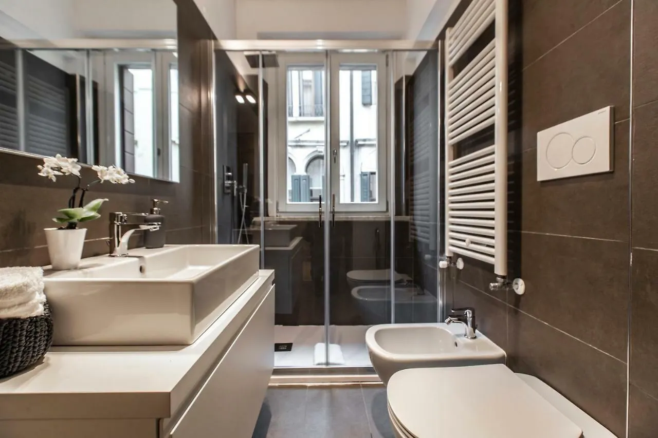 Апартаменты Rialto Canal View Deluxe R&R Венеция